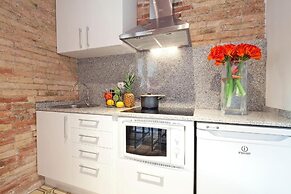 Happy People Gaudi Sant Pau