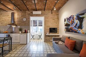 Happy People Gaudi Sant Pau