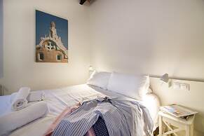 Happy People Gaudi Sant Pau