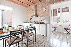 Happy People Gaudi Sant Pau