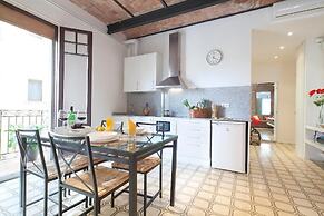 Happy People Gaudi Sant Pau