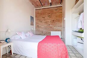 Happy People Gaudi Sant Pau