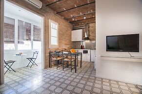 Happy People Gaudi Sant Pau