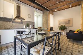 Happy People Gaudi Sant Pau