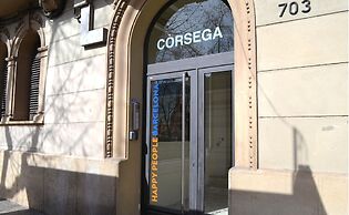 Happy People Gaudi Sant Pau