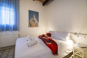 Happy People Gaudi Sant Pau