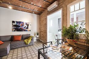 Happy People Gaudi Sant Pau