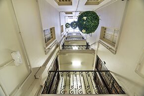 Happy People Gaudi Sant Pau
