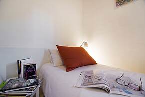 Happy People Gaudi Sant Pau