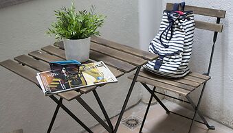 Happy People Gaudi Sant Pau