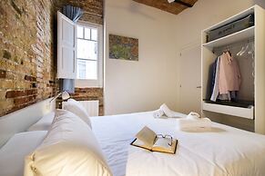 Happy People Gaudi Sant Pau