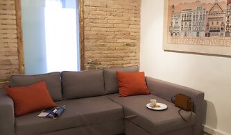 Happy People Gaudi Sant Pau