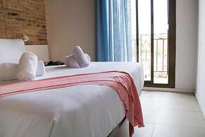 Happy People Gaudi Sant Pau