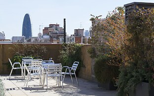 Happy People Gaudi Sant Pau
