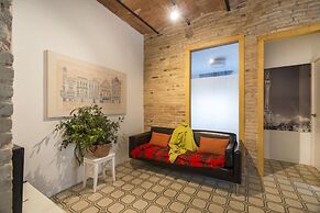 Happy People Gaudi Sant Pau