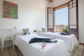 Happy People Gaudi Sant Pau