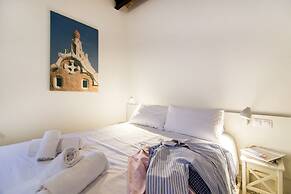 Happy People Gaudi Sant Pau