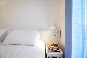 Happy People Gaudi Sant Pau