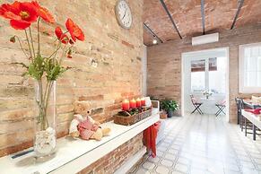 Happy People Gaudi Sant Pau