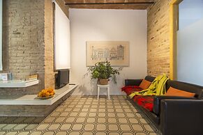 Happy People Gaudi Sant Pau