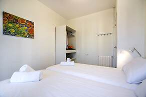 Happy People Gaudi Sant Pau