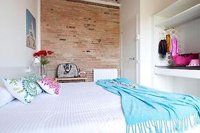 Happy People Gaudi Sant Pau