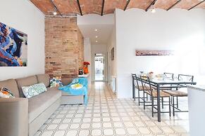 Happy People Gaudi Sant Pau