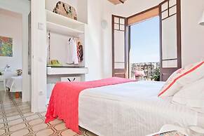 Happy People Gaudi Sant Pau