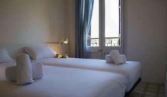 Happy People Gaudi Sant Pau