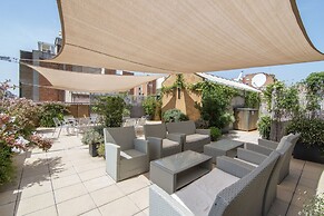 Happy People Gaudi Sant Pau