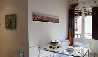 Happy People Gaudi Sant Pau