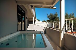 Zeus Eleva Kassandra Lagoon