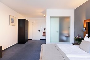 Hotel Aviva