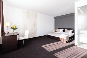 Hotel Aviva