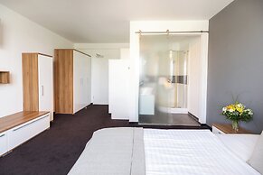 Hotel Aviva