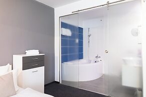 Hotel Aviva