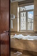 Grand Hotel Vilnius, Curio Collection by Hilton