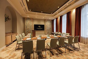 Grand Hotel Vilnius, Curio Collection by Hilton
