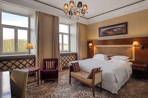 Grand Hotel Vilnius, Curio Collection by Hilton