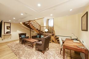 Grand Hotel Vilnius, Curio Collection by Hilton