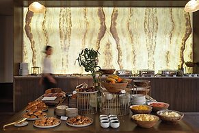 Grand Hotel Vilnius, Curio Collection by Hilton