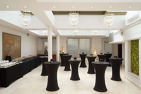 Grand Hotel Vilnius, Curio Collection by Hilton