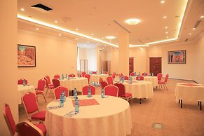 Swiss Inn Nexus Hotel