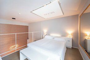 MO.OM Hotel