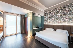 MO.OM Hotel