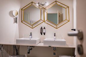 Monte Belvedere Hotel by Shiadu