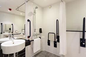Holiday Inn Express Harlow by IHG
