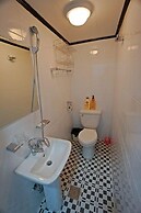 710 Guest house Yellow