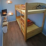 710 Guest house Yellow