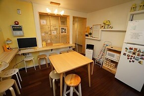 710 Guest house Yellow